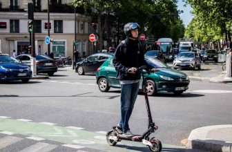 La réglementation des trottinettes électriques à Paris