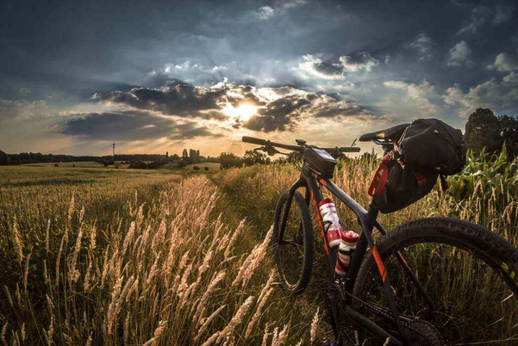 Vélo électrique dans la campagne