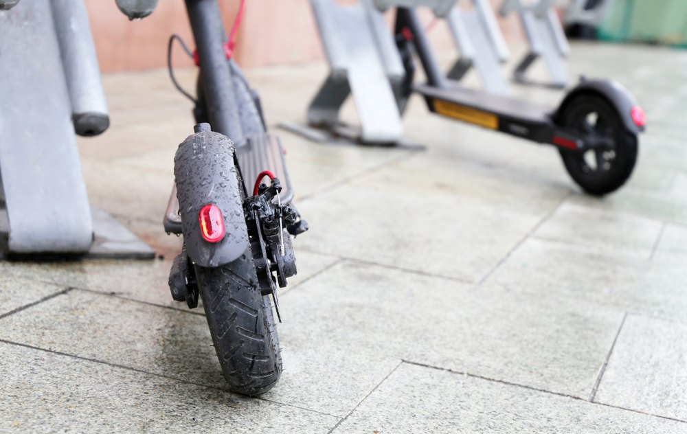 Top 3 des trottinettes électriques étanches pour rouler sous la pluie